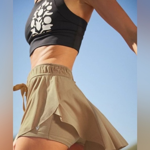 Free People Movement On Point Skort - SMALL - Picture 2 of 7